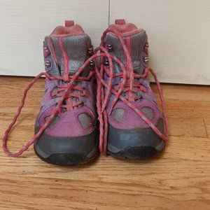 Youth hiking boots